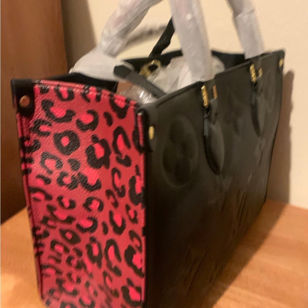 Black & Red L V  Handbag Tote